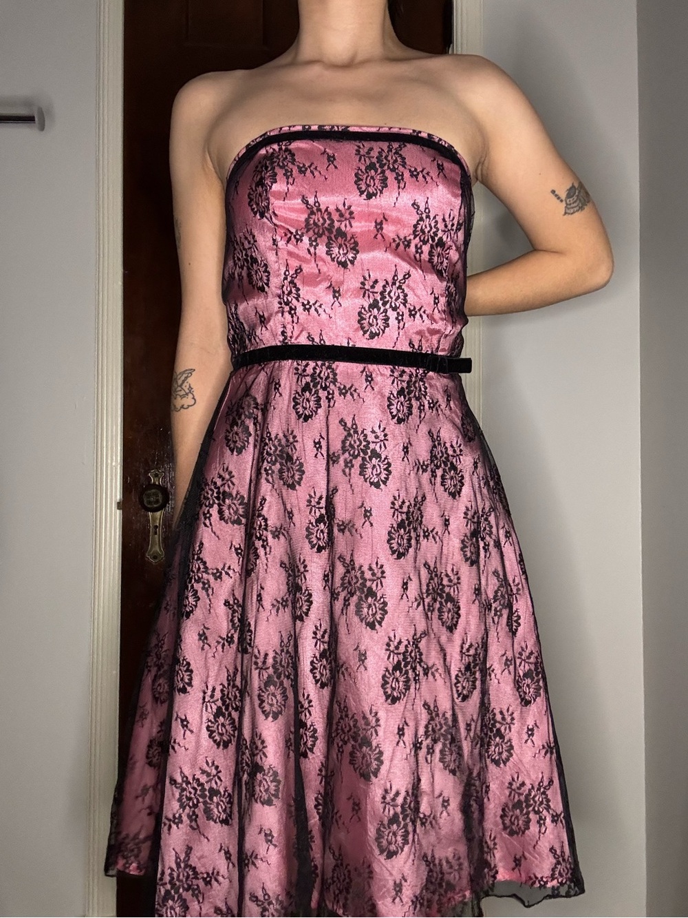 y2k pink & black lace strapless dress, black ribbon waist (Volume One Dresses)